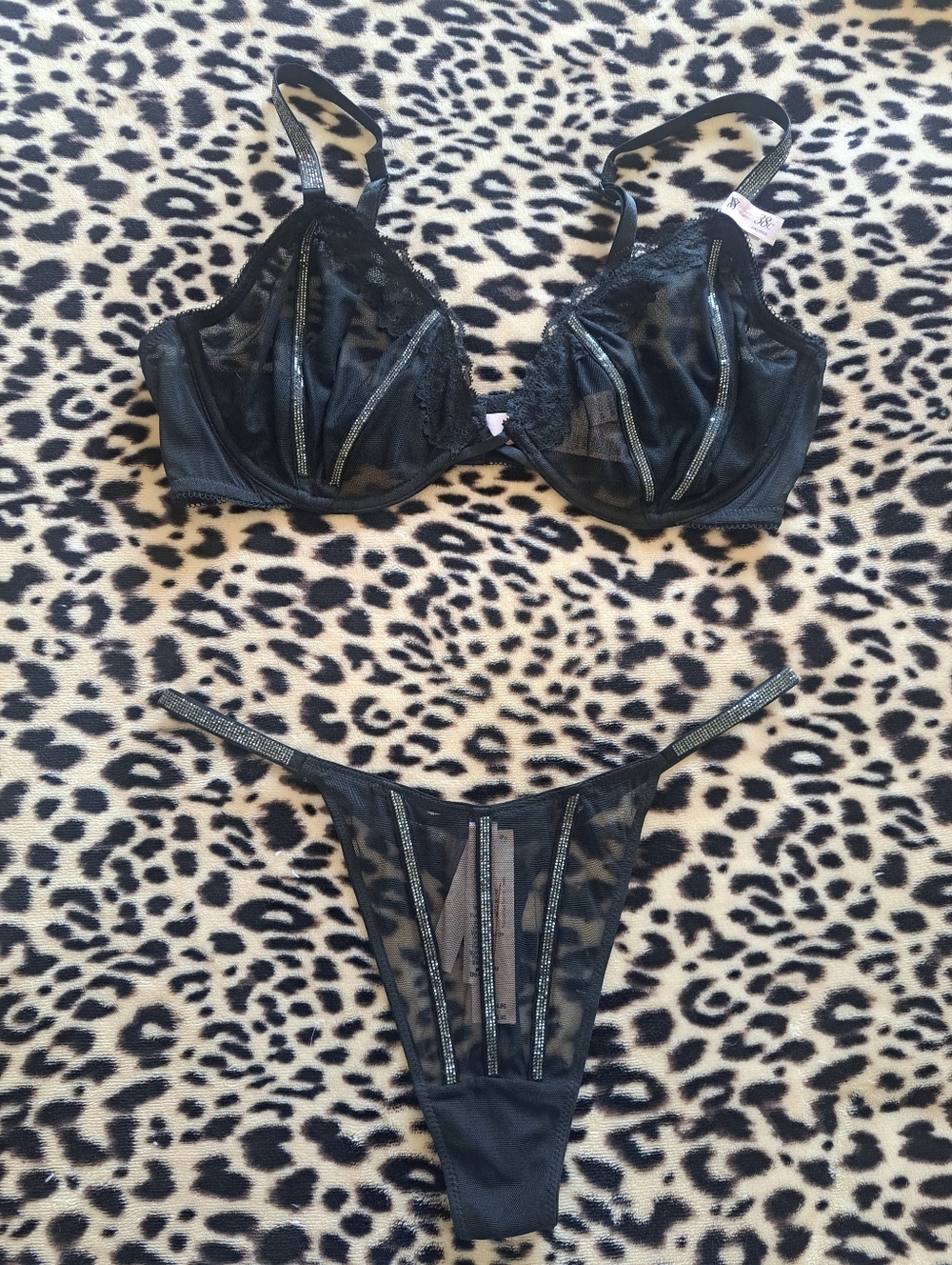 VS Lingerie Set (36D, M) New